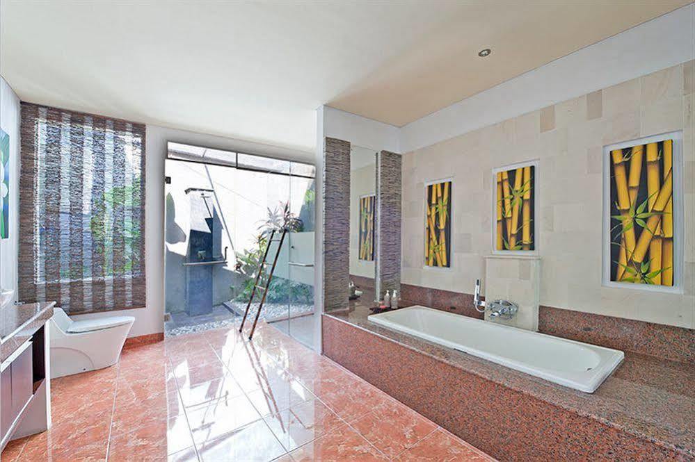 M Two Villas Seminyak Exterior foto