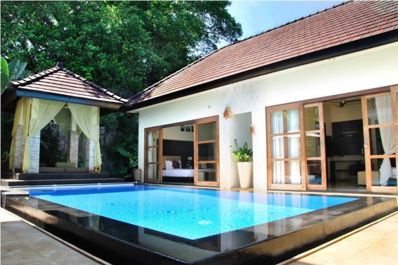 M Two Villas Seminyak Exterior foto